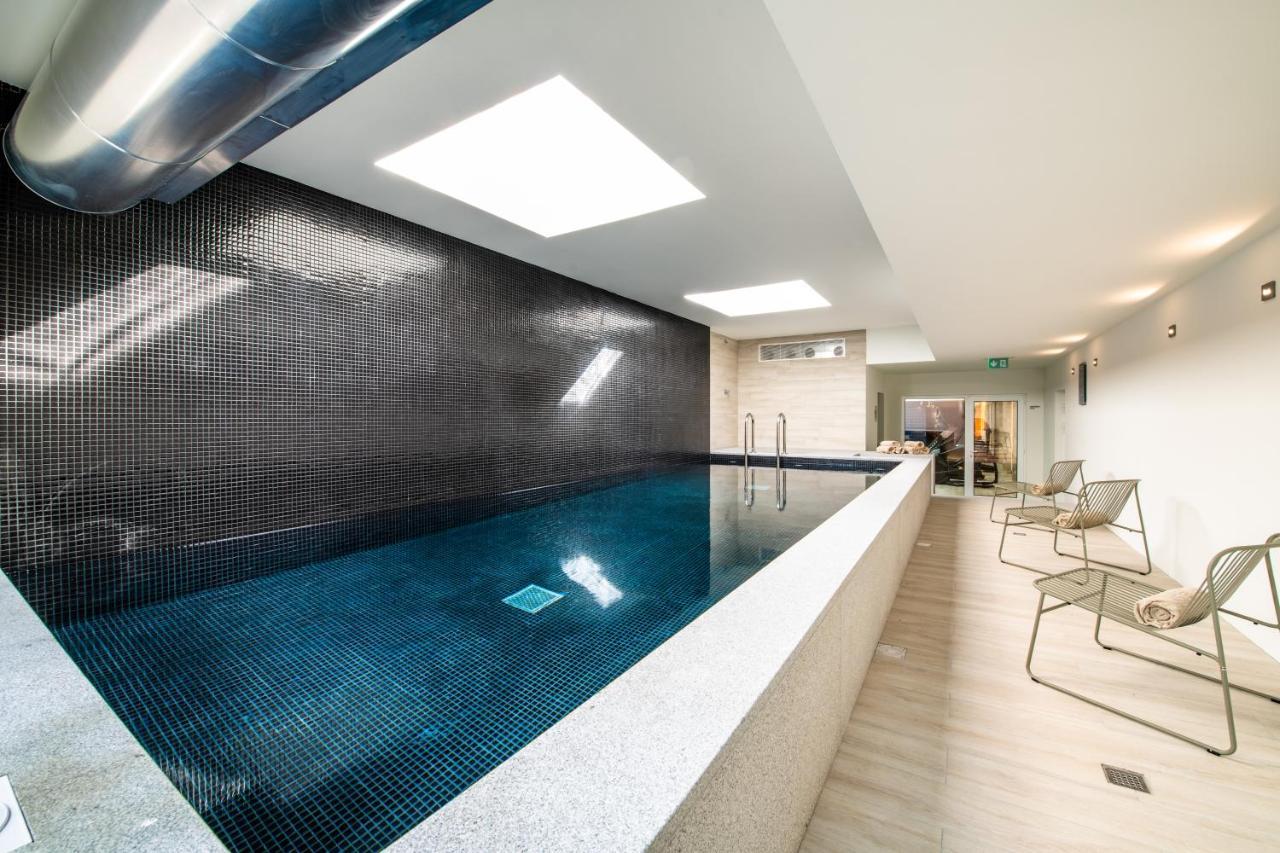 Pestana Douro Riverside - Preferred Hotels & Resorts, Lifestyle Valbom  Eksteriør billede The swimming pool at The Dorchester