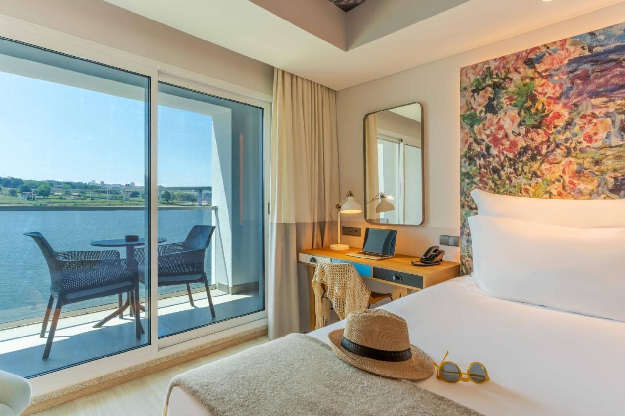 Pestana Douro Riverside - Preferred Hotels & Resorts, Lifestyle Valbom  Eksteriør billede A room at the hotel